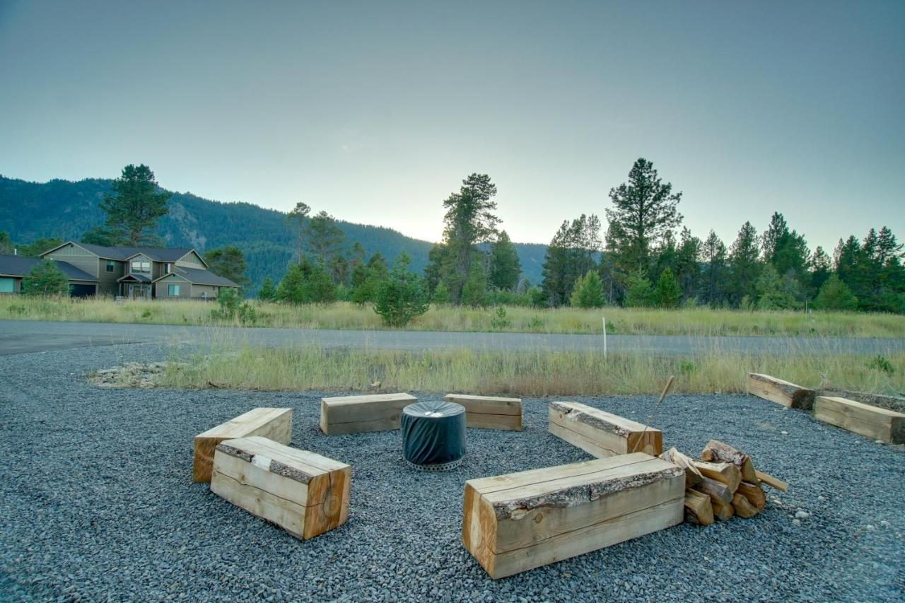 Modern Donnelly Cabin With Private Hot Tub Villa Exterior photo